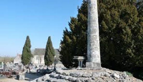la lanterne des Morts de Cormery