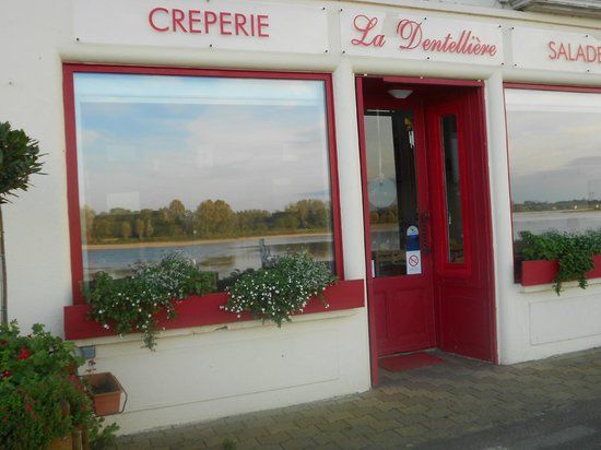 La Dentellière